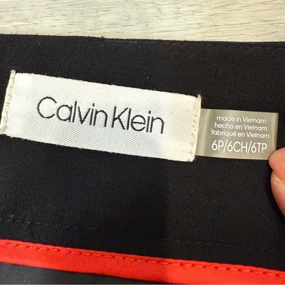 Calvin Klein Pencil Skirt with Black and White Geometric Design Size 6P - Picture 6 of 17